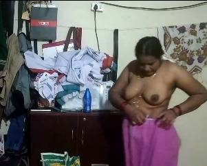 Tamil MILF aunty leaked nude saree MMS