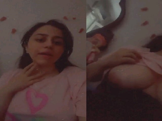 Desi beauty flaunts viral nude boobs