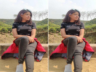 Seductive Desi Girl Gives Erotic Blowjob